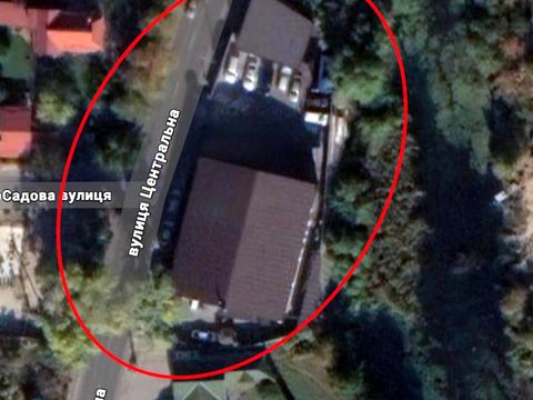 комерційна за адресою Центральна вул., 1