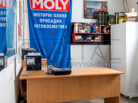 комерційна за адресою Центральна вул., 1