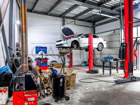 комерційна за адресою Центральна вул., 1