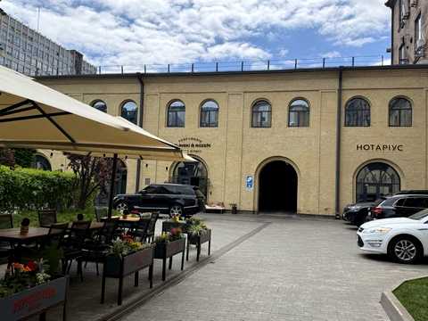 комерційна за адресою Князів Острозьких вул. (Московська), 8