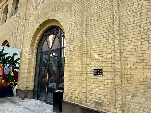 комерційна за адресою Князів Острозьких вул. (Московська), 8