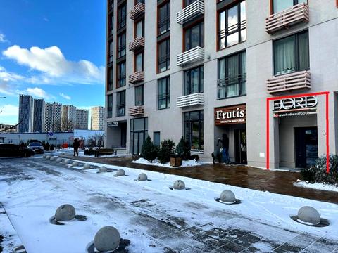 комерційна за адресою Дніпровська набережна вул., 16-Д