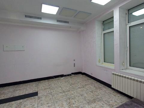 коммерческая по адресу Миколы Бажана просп., 12
