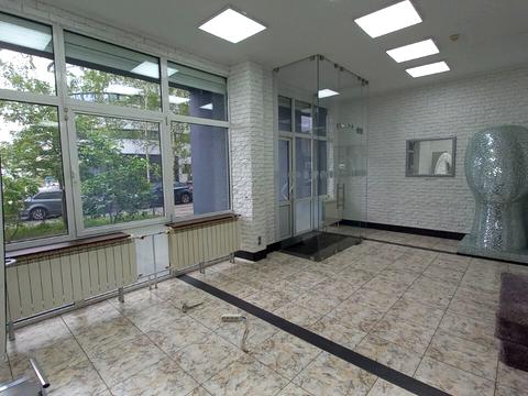 коммерческая по адресу Миколы Бажана просп., 12