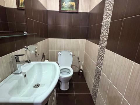 квартира за адресою Тролейбусна вул., 15