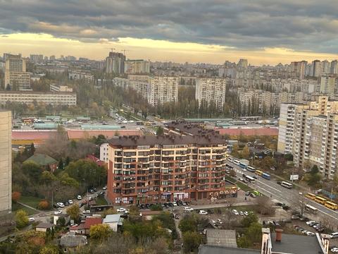 квартира за адресою Осіння вул., 33