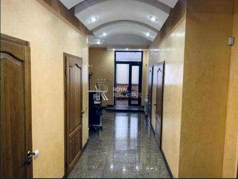 комерційна за адресою Лютеранська вул., 10-А