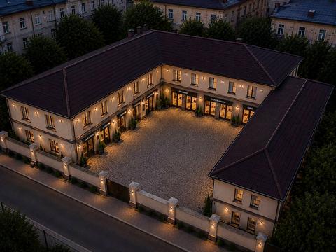 комерційна за адресою Джерельна вул., 32