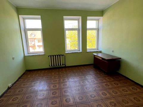 комерційна за адресою Дубнівська вул., 22
