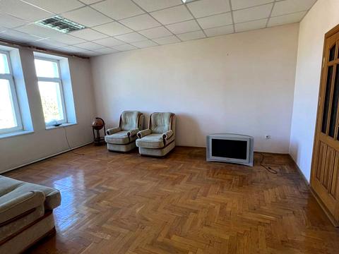 комерційна за адресою Дубнівська вул., 22