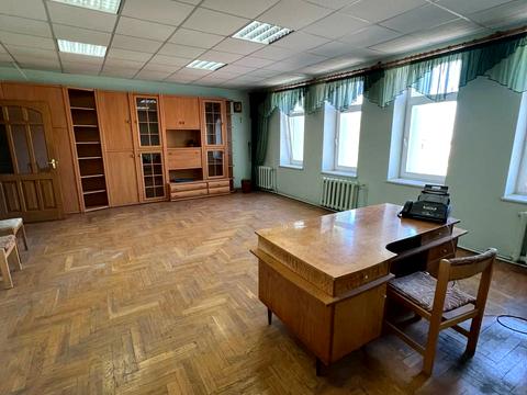 комерційна за адресою Дубнівська вул., 22