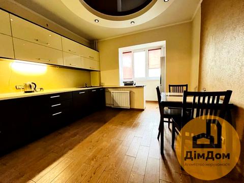 квартира по адресу Соломии Крушельницкой ул., 5