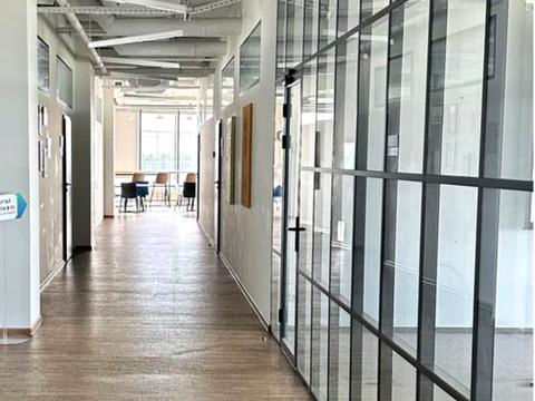 комерційна за адресою Павла Тичини просп., 1-в