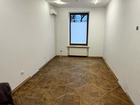 комерційна за адресою Зелена вул., 25
