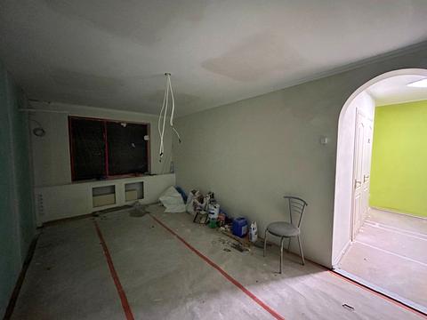 комерційна за адресою Гулака-Артемовського вул., 7