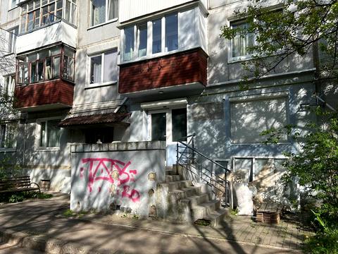 комерційна за адресою Гулака-Артемовського вул., 7