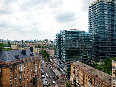 комерційна за адресою Кловський узвіз, 7