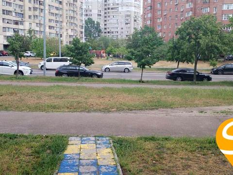 коммерческая по адресу Драгоманова ул., 20