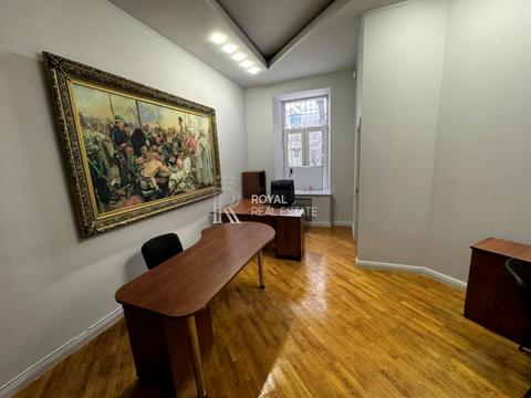 комерційна за адресою Михайла Коцюбинського вул., 5