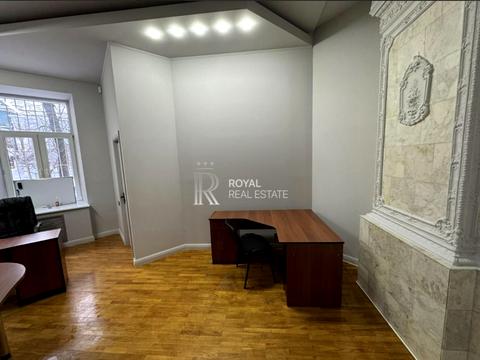 комерційна за адресою Михайла Коцюбинського вул., 5