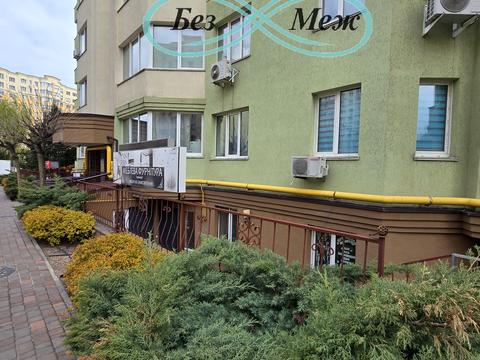 комерційна за адресою Боголюбова вул., 18