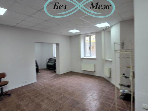 комерційна за адресою Боголюбова вул., 18