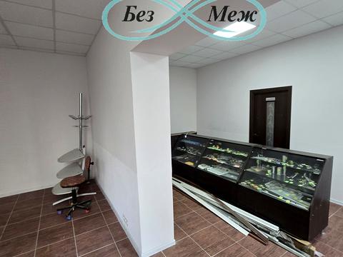 комерційна за адресою Боголюбова вул., 18