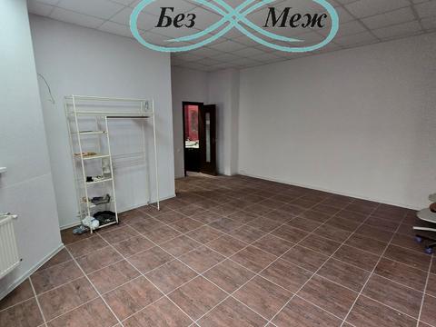 комерційна за адресою Боголюбова вул., 18