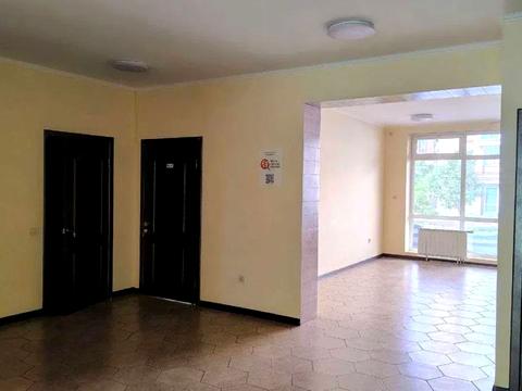 комерційна за адресою Оболонська набережна вул., 19