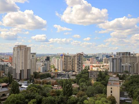 комерційна за адресою Євгена Коновальця вул. (Щорса), 44-А