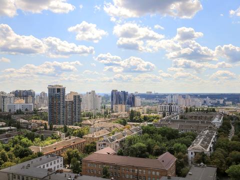 комерційна за адресою Євгена Коновальця вул. (Щорса), 44-А