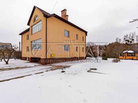 будинок за адресою вул. Підгірна, 27