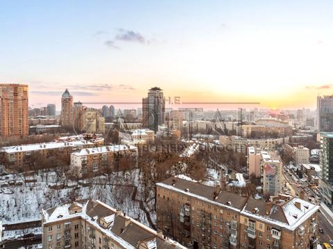 комерційна за адресою Кловський узвіз, 7