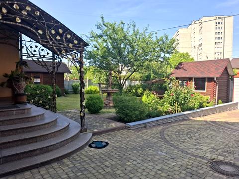 будинок за адресою Купальська вул., 1