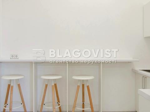 комерційна за адресою Олени Теліги вул., 7