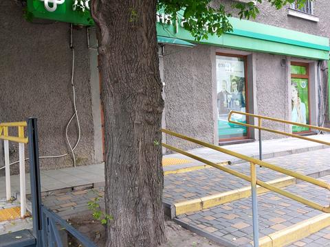комерційна за адресою Канатна вул., 100/1