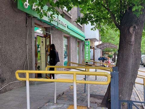 комерційна за адресою Канатна вул., 100/1