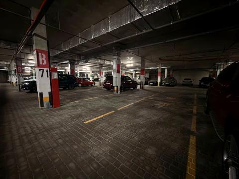 паркомісце за адресою Стрийська вул., 108