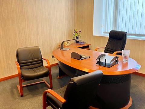 комерційна за адресою Шовковична вул., 42-44