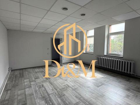 коммерческая по адресу Леси Украинки пл., 23