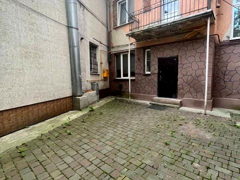 комерційна за адресою Галицька вул., 60