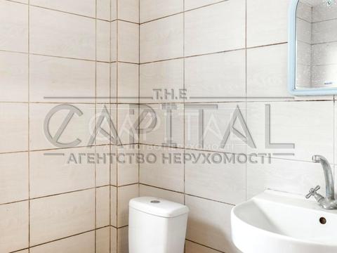 комерційна за адресою Центральна вул., 5