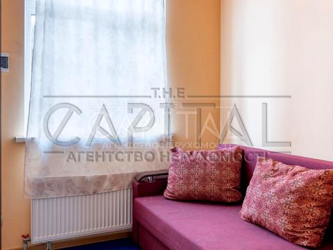 комерційна за адресою Центральна вул., 5