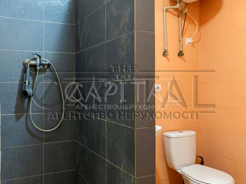 комерційна за адресою Центральна вул., 5
