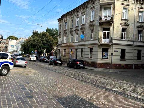 коммерческая по адресу Коцюбинского ул., 2