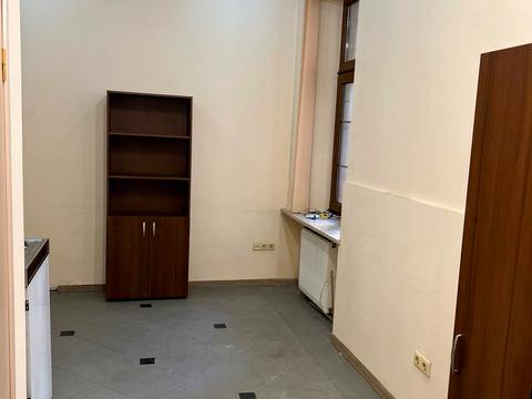 коммерческая по адресу Коцюбинского ул., 2