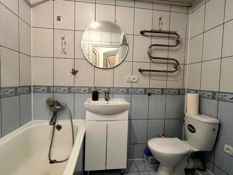 комерційна за адресою Ярослава Гашека вул., 17