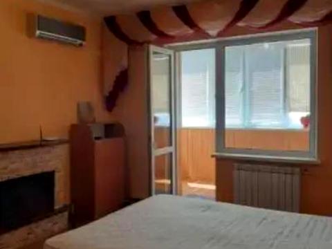 квартира за адресою Ревуцького вул., 7
