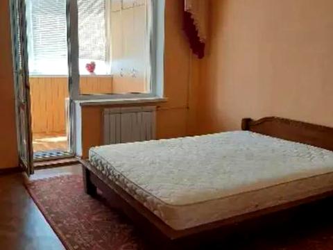 квартира за адресою Ревуцького вул., 7