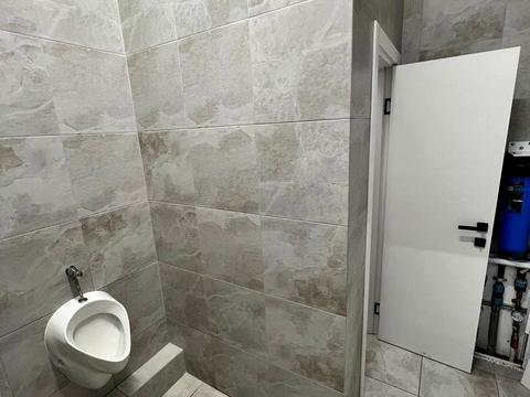 комерційна за адресою Білоцерківська вул., 7-В